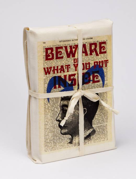 Hediye Kitap Kılıfı – Beware